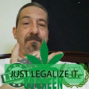 Meet your Posher, Dennis